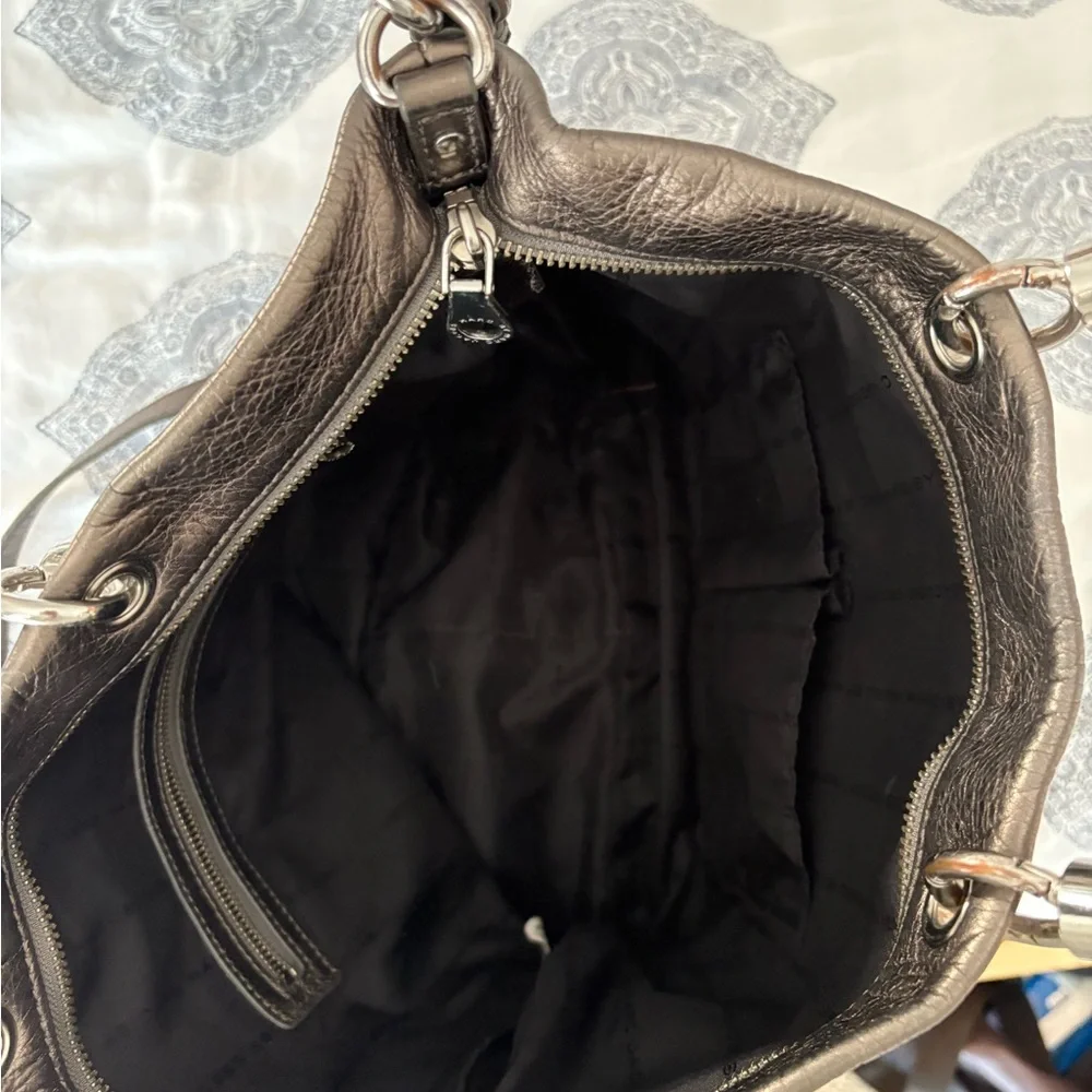 Marc Jacobs Metallic Leather Tote Bag - Picture 10 of 16